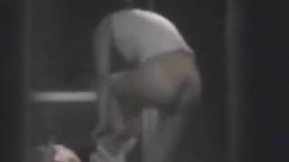 懷孕的妻子與handjob走丈夫