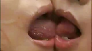 俄羅斯婊子安娜在洗澡時抽出陰蒂和c ..
