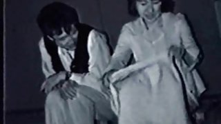 性感雪少女錶演新年的滾動慾望