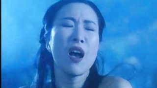 男性油炸物德國人在汽車的敞篷的焦慮的母狗