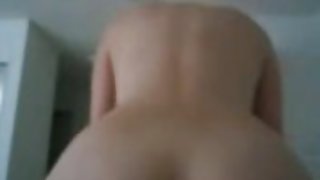 美麗的黑白混血兒非常興奮，和一個男人性交